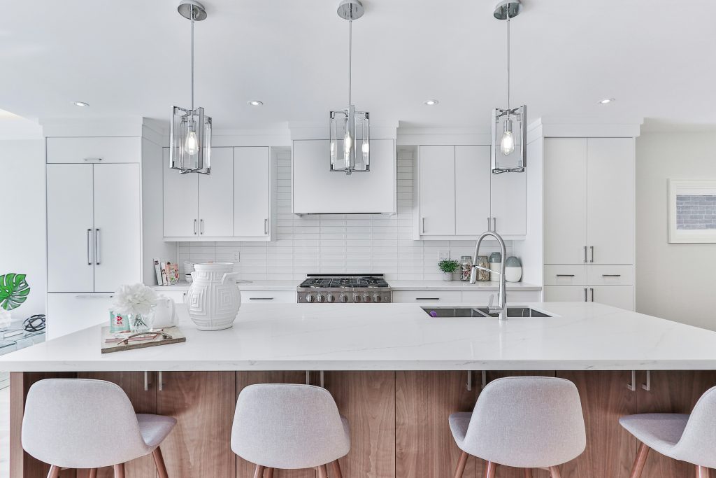 Cuisine moderne haut de gamme réalisée par Design B Home à Montréal